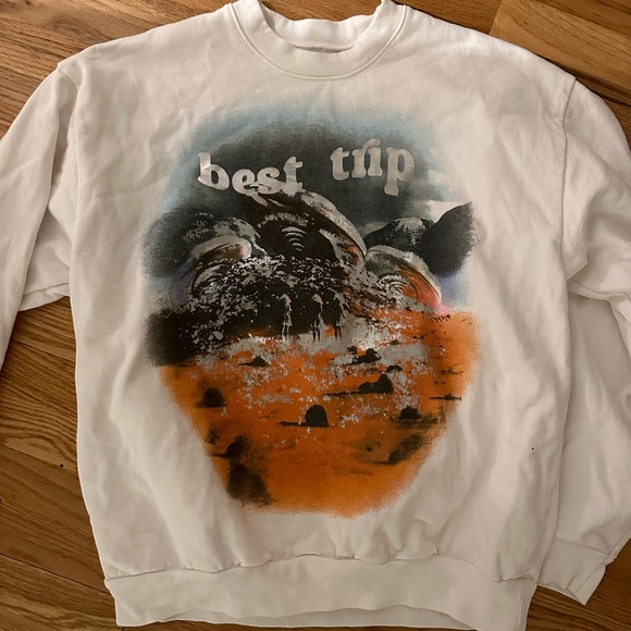 Revolve Sweatshirt - Picture 2 of 3